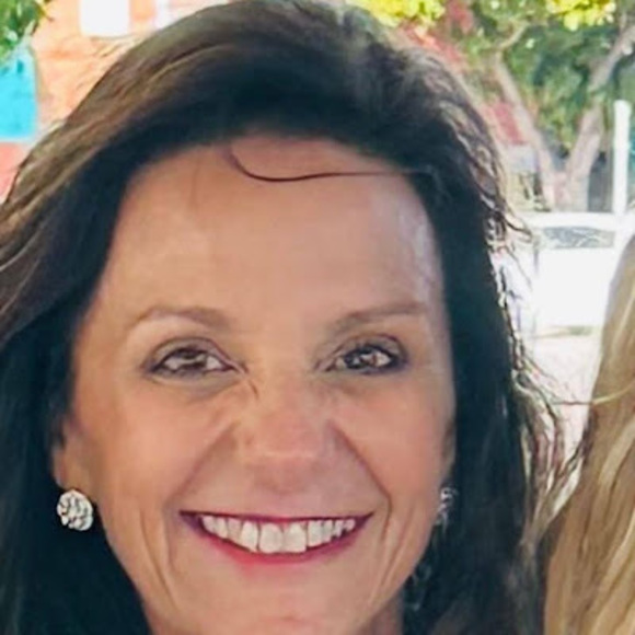 Meet your Posher, Paula - Picture 1 of 1